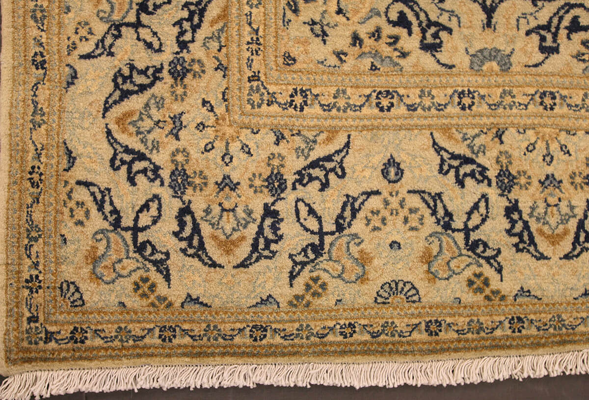 Old Persian Kashan Fine Rug n°:37985649